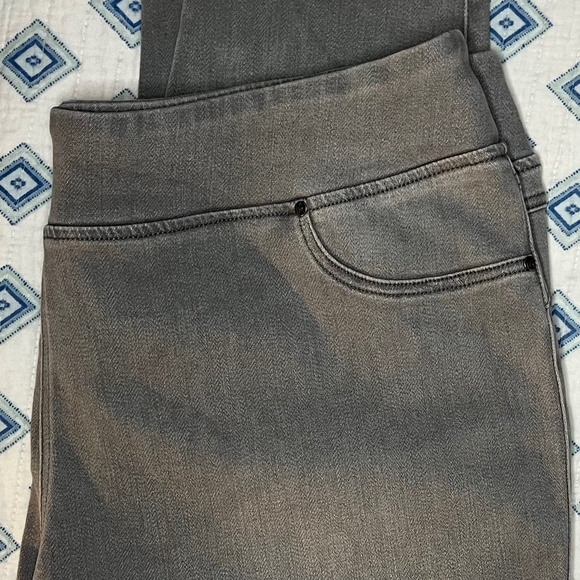 DG2 Jeans - Picture 2 of 5